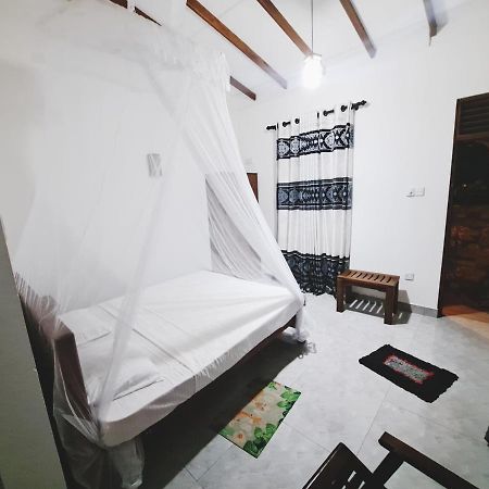 Guruge Guest House Ахангама Экстерьер фото