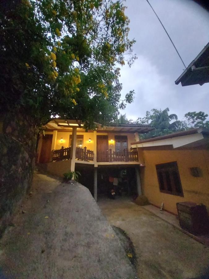 Guruge Guest House Ахангама Экстерьер фото